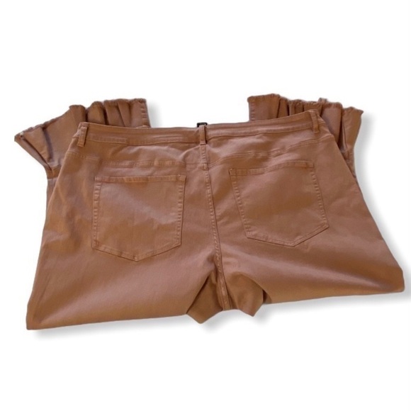 Lane Bryant Ruffle Bottom Crop Jeans Pink Size 26 NEW NWT - Picture 4 of 15